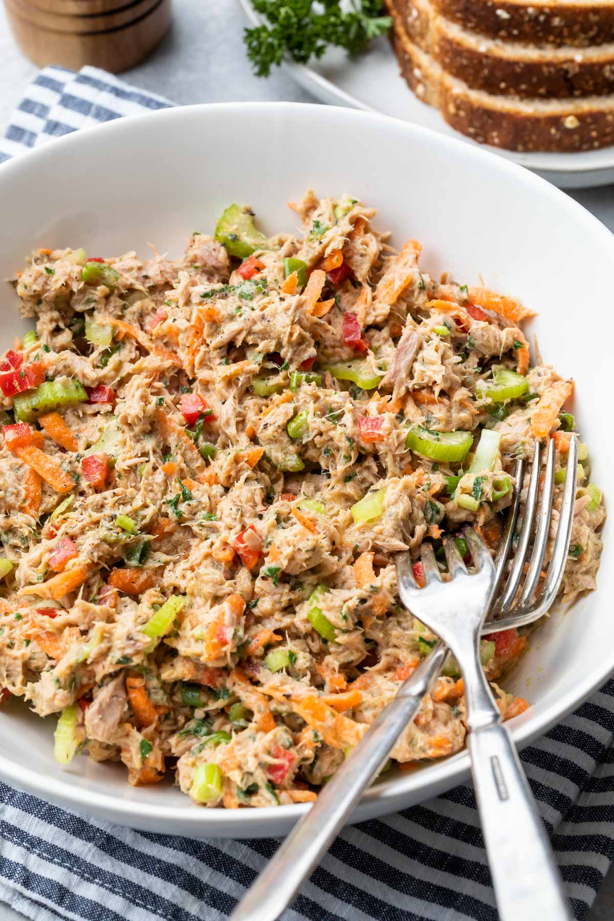 Creamy No-Mayo Tuna Salad: Quick & Versatile Healthy Lunch